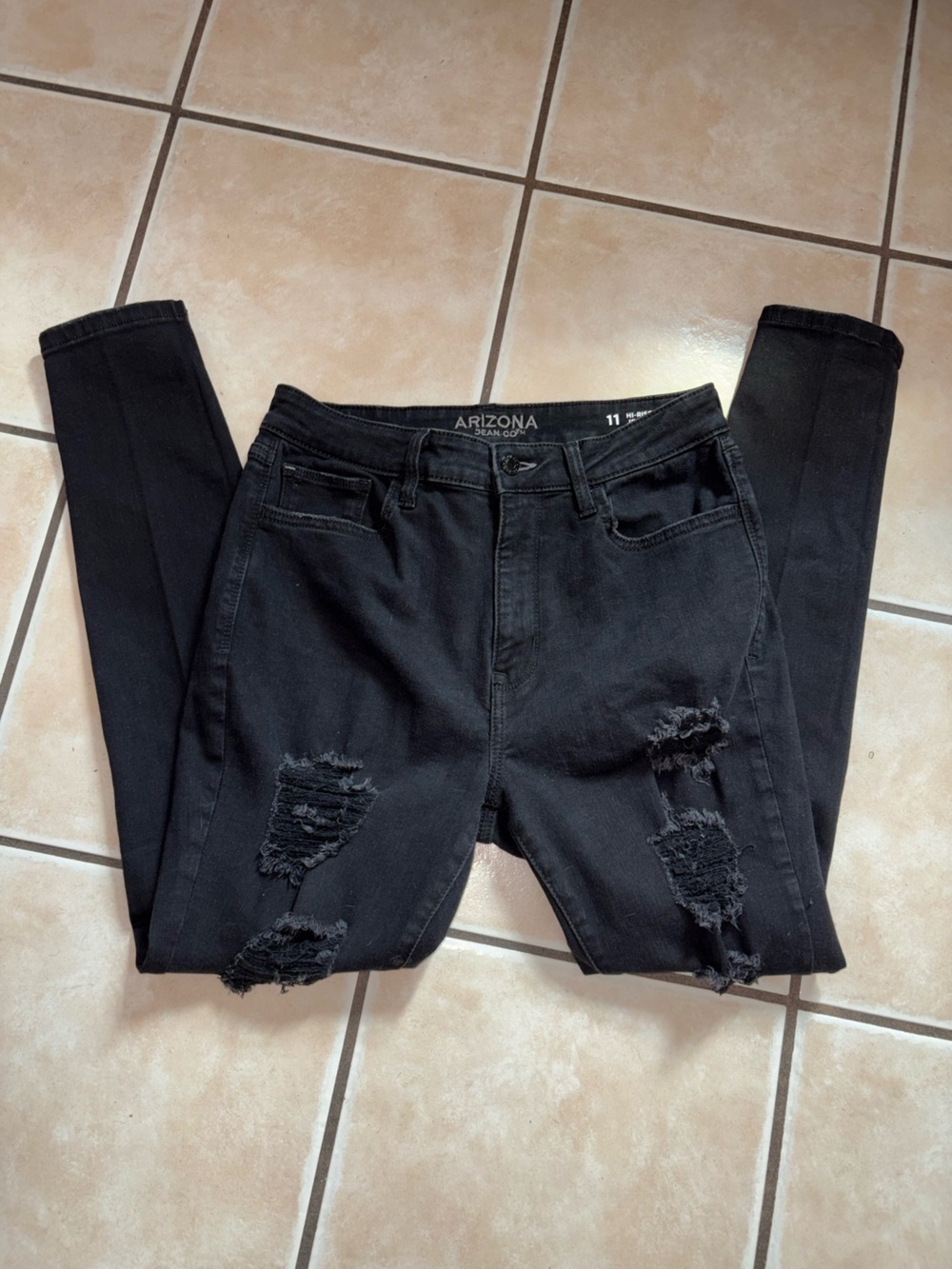 Arizona Jean Company Black Ripped Skinny Jeans
